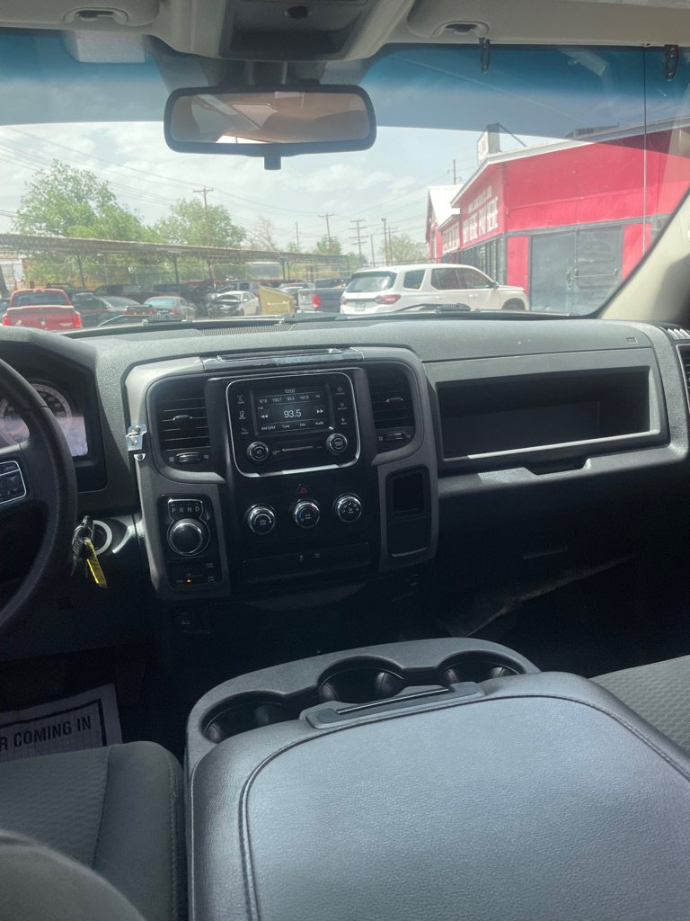 2016 RAM 1500 ST