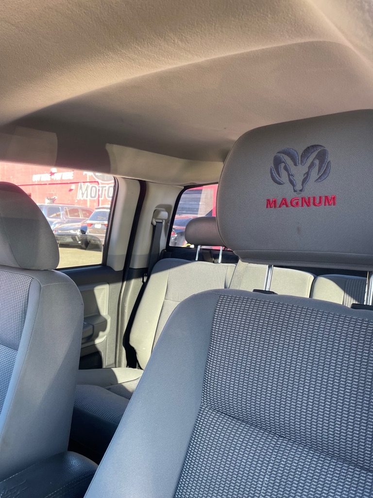 2011 DODGE DAKOTA SLT