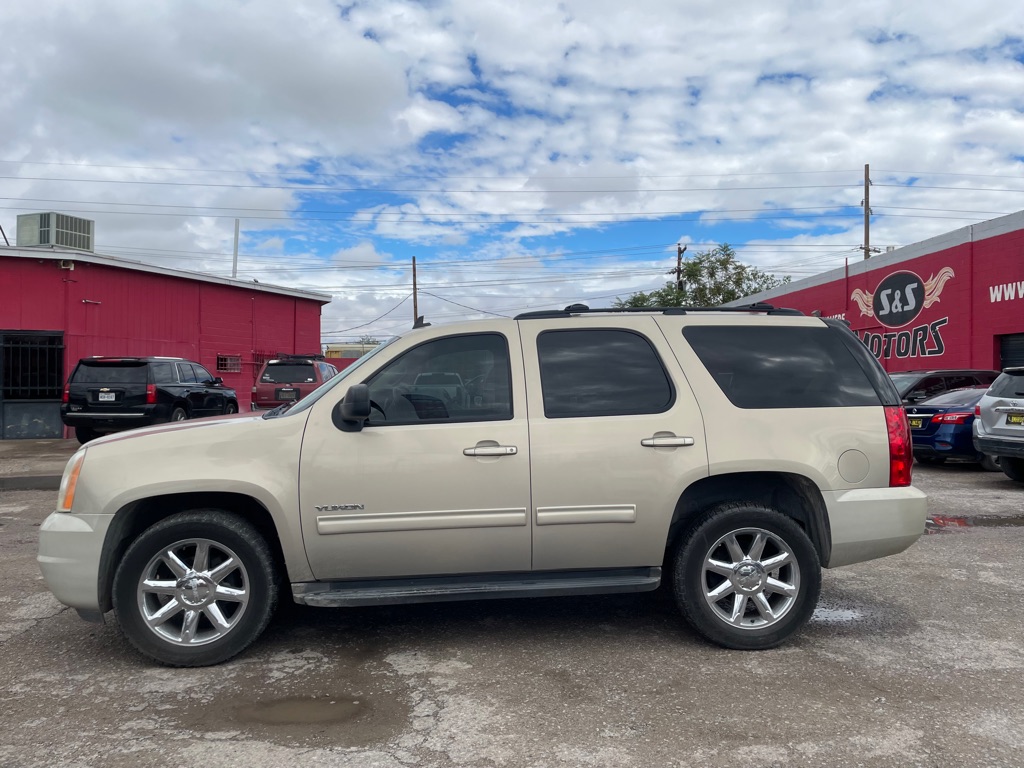 2012 GMC YUKON SLE