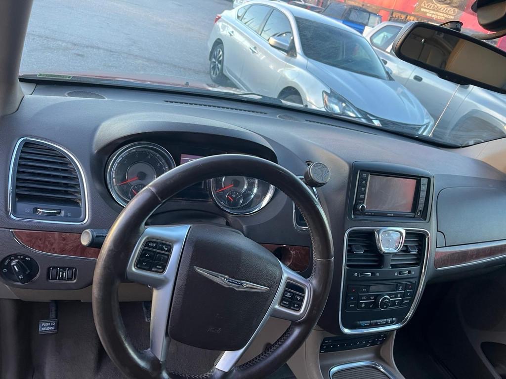 2011 CHRYSLER TOWN & COUNTRY LIMITED