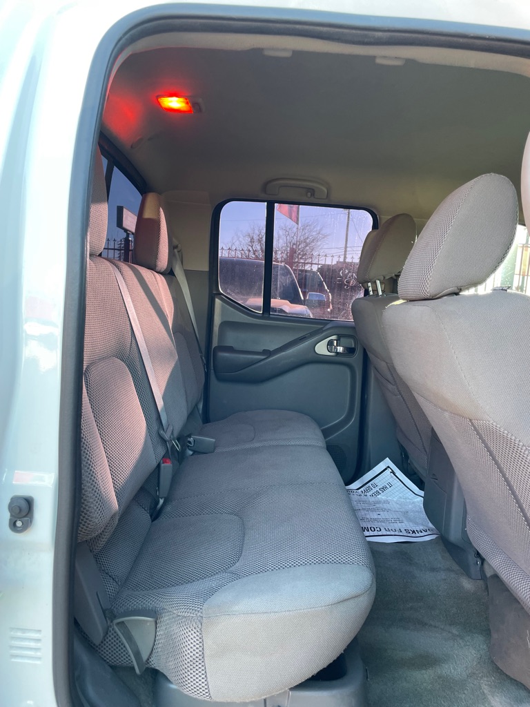 2017 Nissan Frontier S photo 2