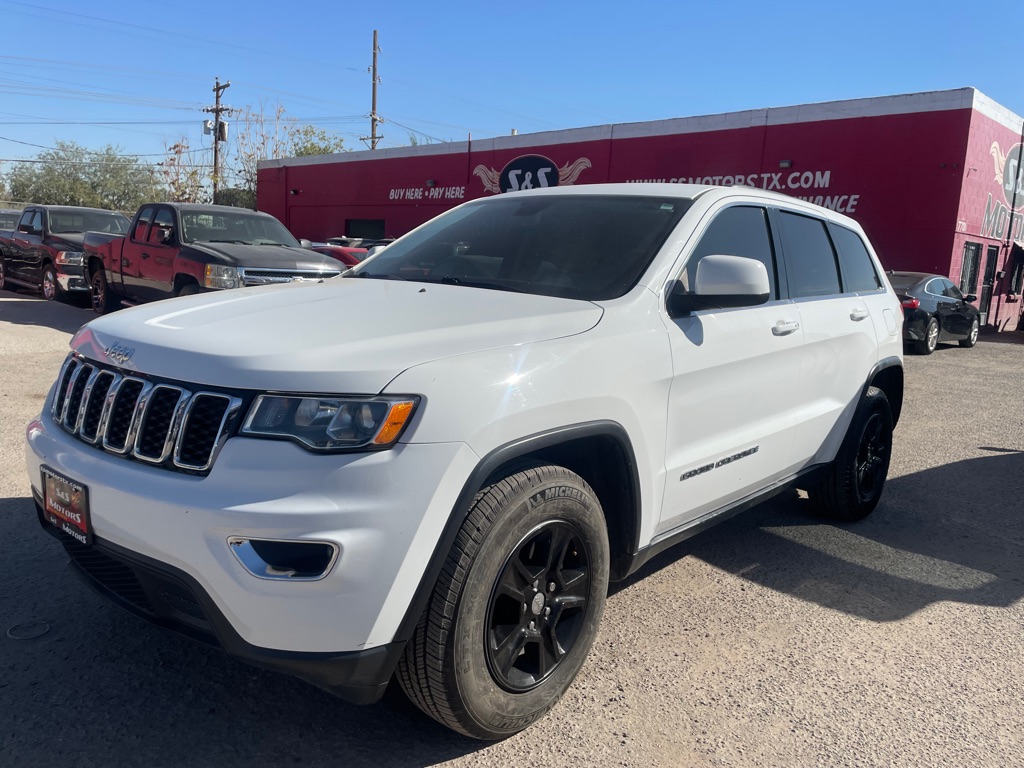 2017 Jeep Grand Cherokee Laredo's photo